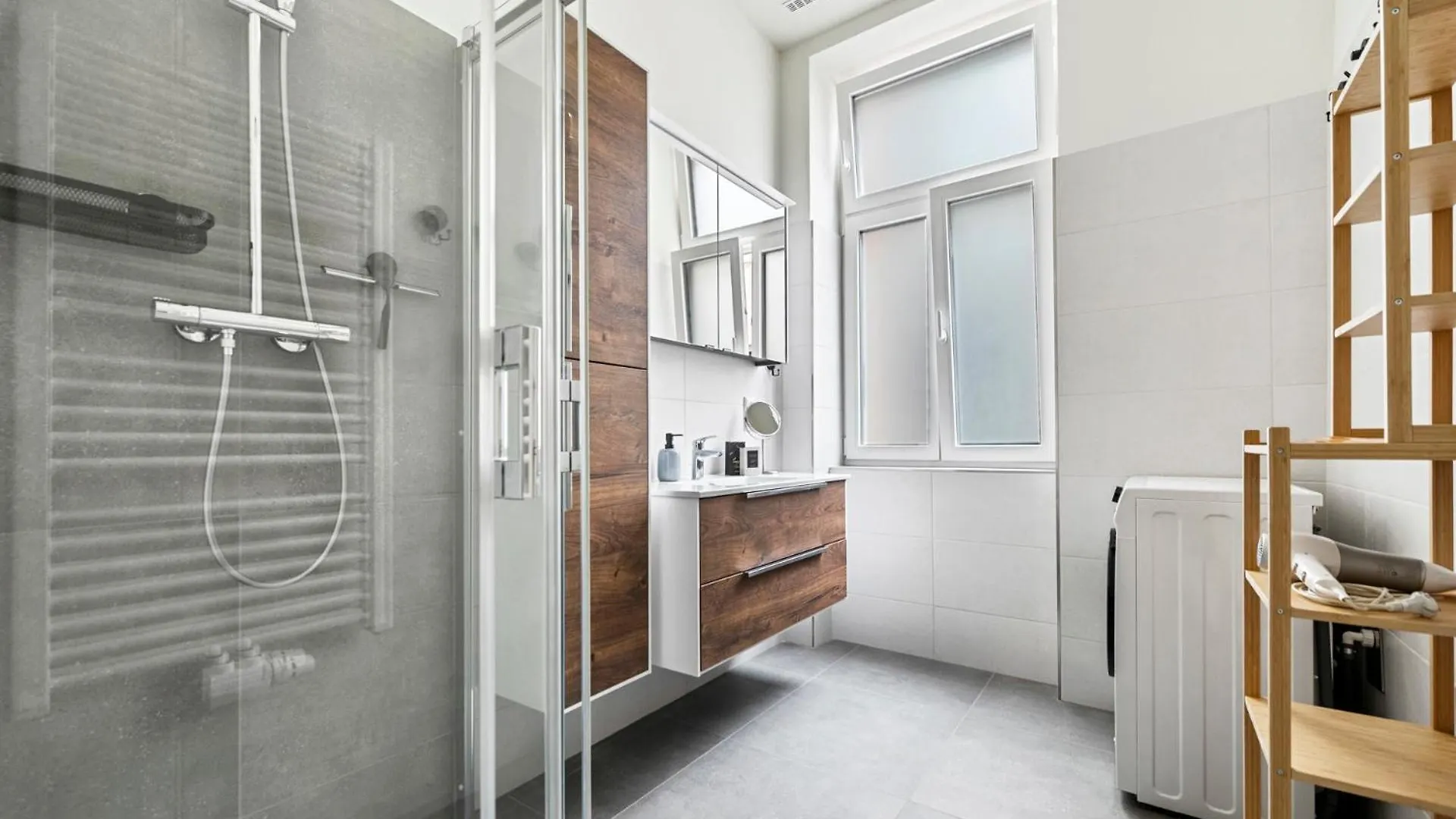 Cozy, Generous City Apartment - 10 Min To City-Centre - Contactless 24H Check-In Vienna