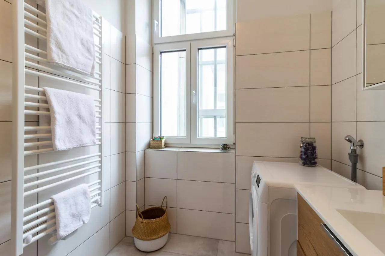 Cozy, Generous City Apartment - 10 Min To City-Centre - Contactless 24H Check-In Vienna Austria