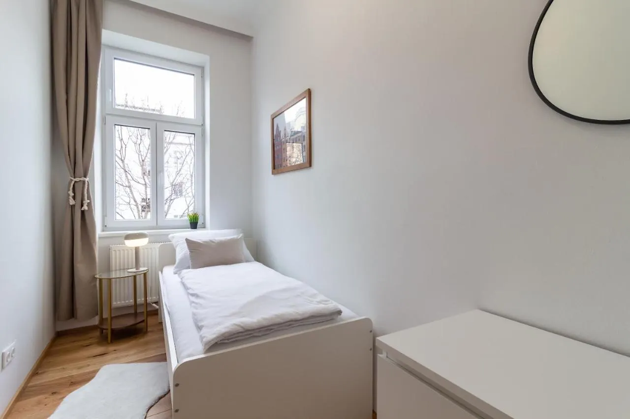 Cozy, Generous City Apartment - 10 Min To City-Centre - Contactless 24H Check-In Vienna