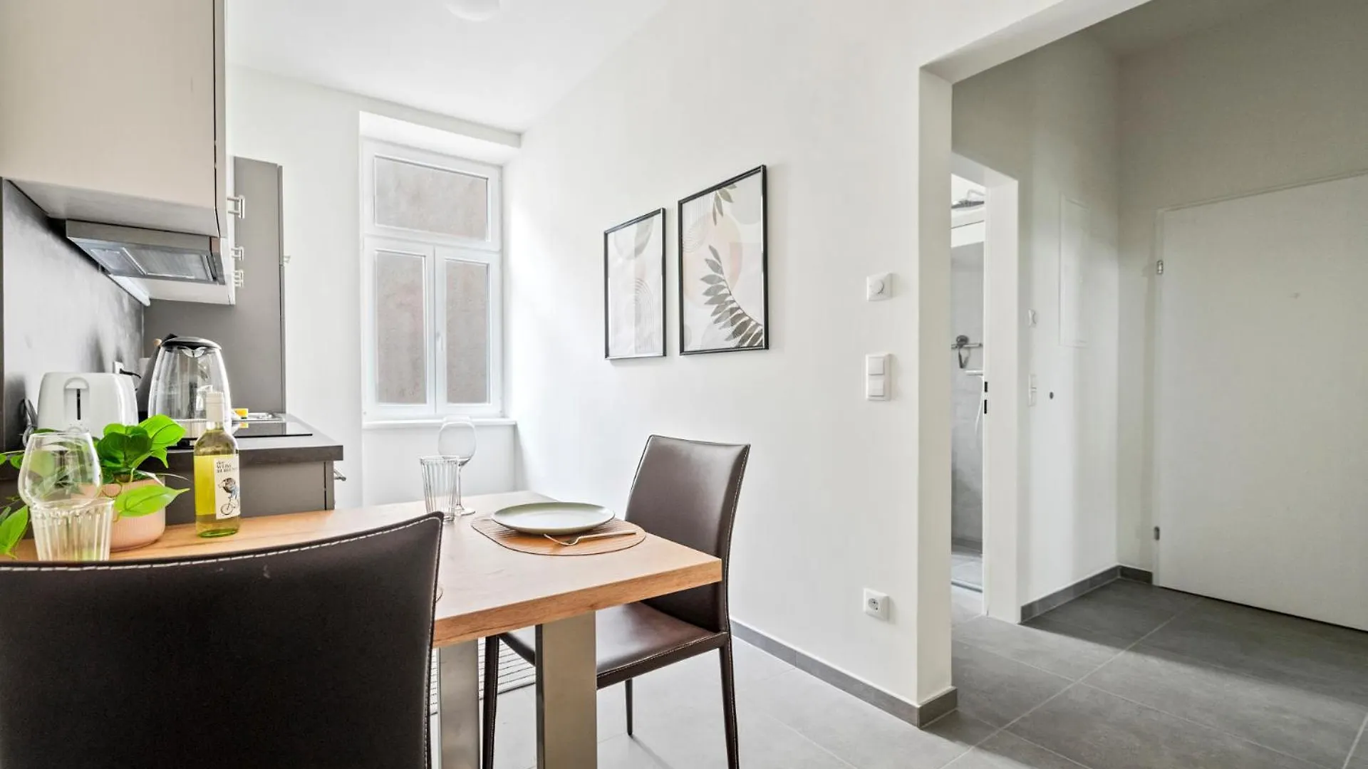 Cozy, Generous City Apartment - 10 Min To City-Centre - Contactless 24H Check-In Vienna Austria