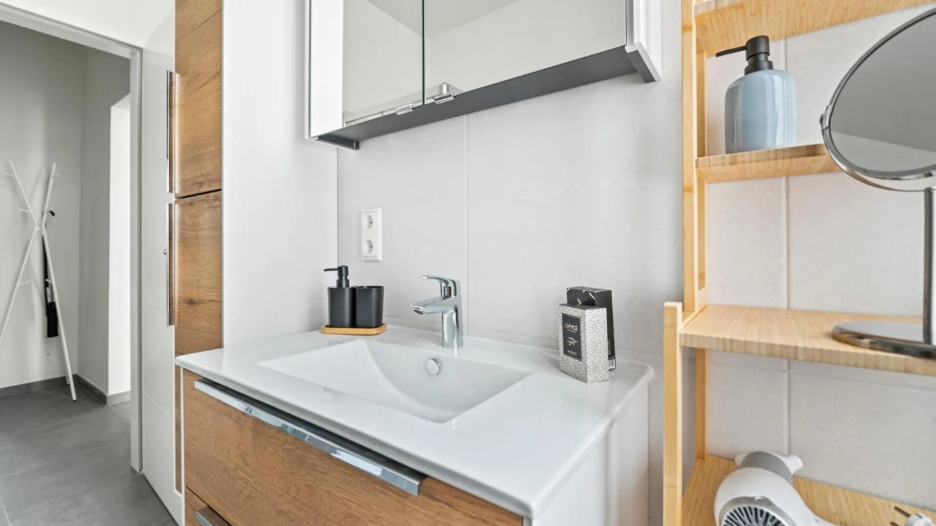 Cozy, Generous City Apartment - 10 Min To City-Centre - Contactless 24H Check-In Vienna Austria