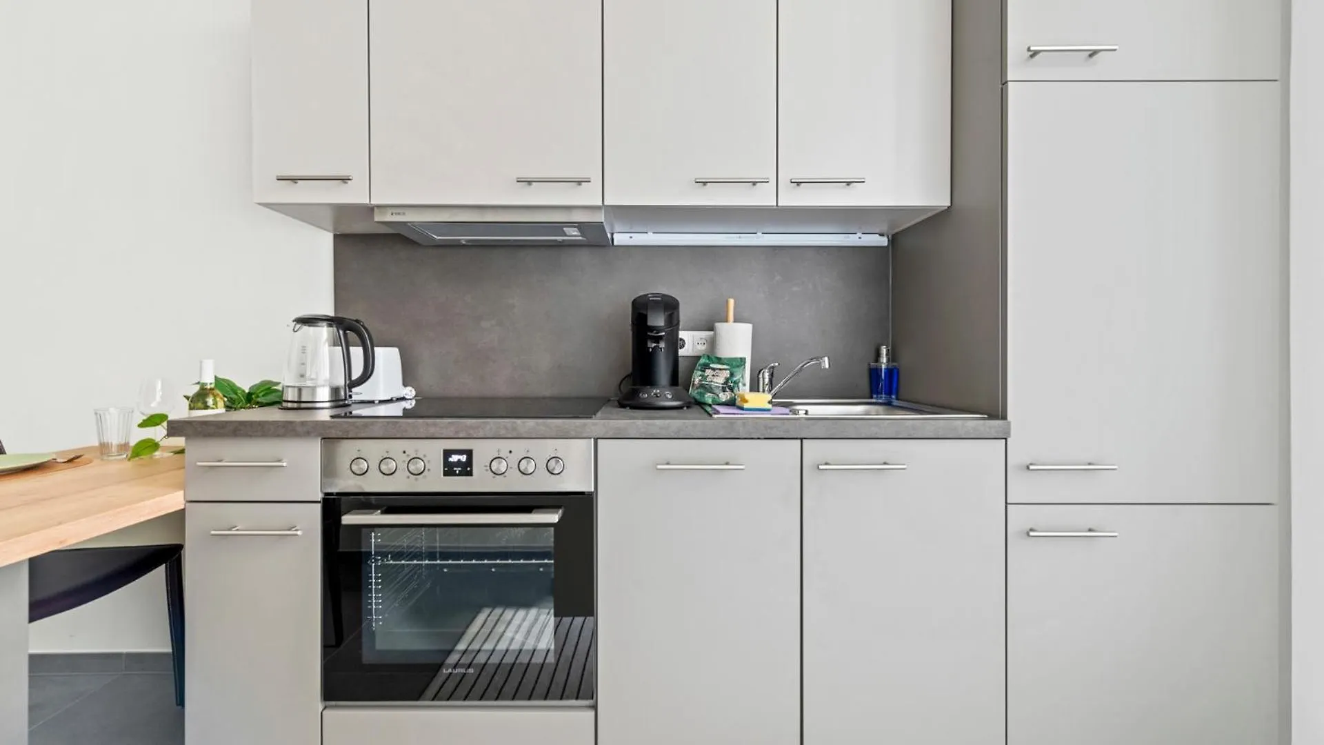 Cozy, Generous City Apartment - 10 Min To City-Centre - Contactless 24H Check-In Vienna 0*,  Austria